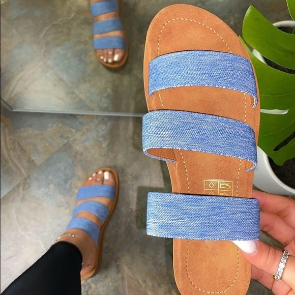 Sandals 🦋 - Picture 2 of 2